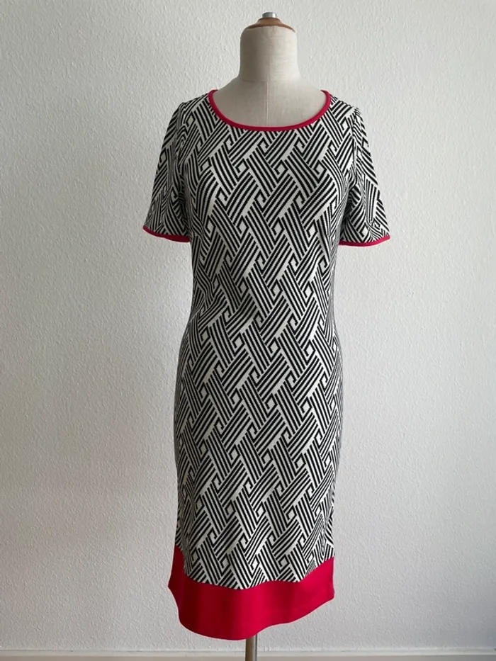 Robe graphique blanche et rouge LO'X - photo numéro 2