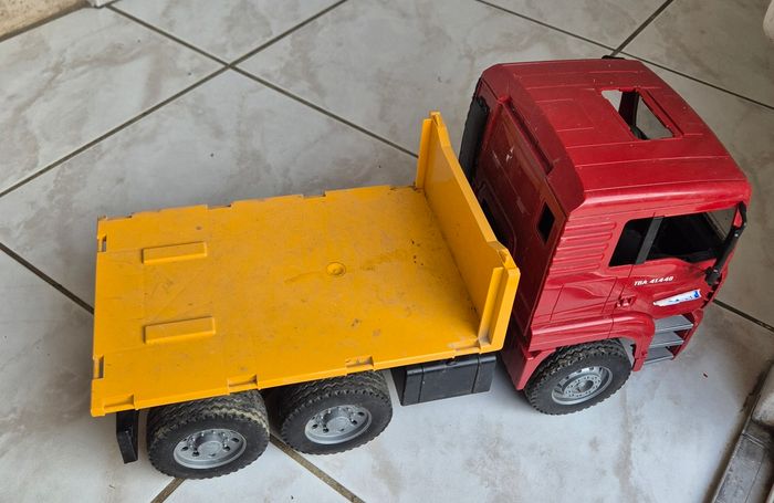 Gros camion Bruder plateau relevable - photo numéro 3