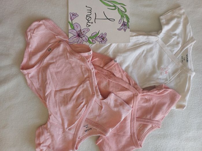 Lot bodies 1 mois