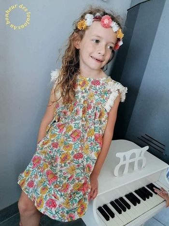 6-7 ans robe été neuve ( sans bandeau)( étiquette 120 taille plutôt 6 ans )