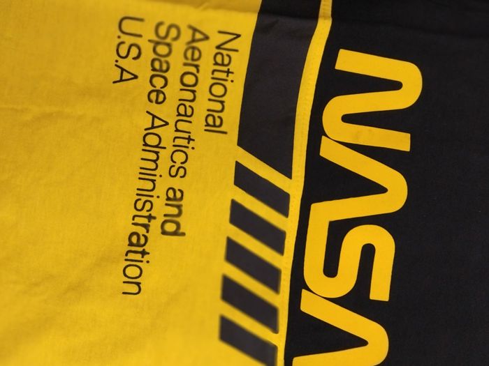 Tee-shirt manches longues  Nasa, Beyond the rainbow, neuf - photo numéro 2