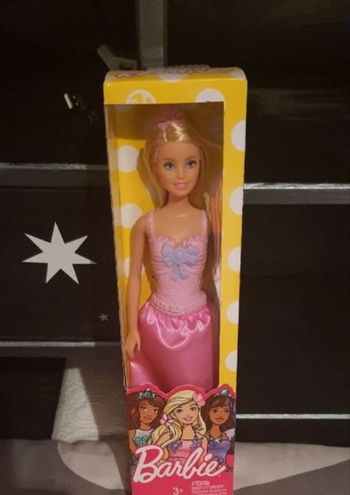 Poupée barbie neuve