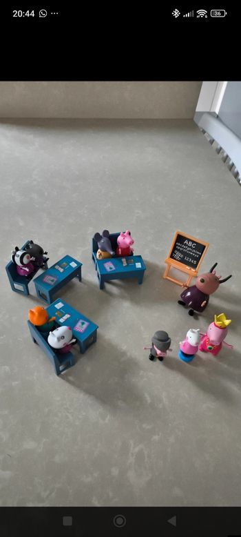 École Peppa pig + 9 personnages 