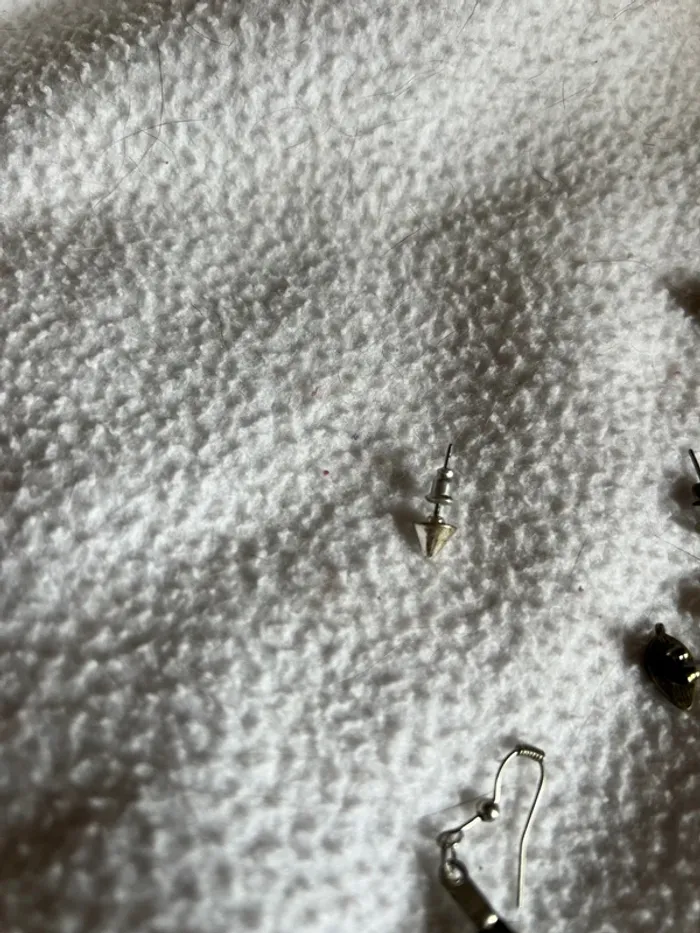 Lot de 17 boucle d’oreille célibataire - photo numéro 4