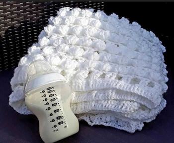 Literie couverture châle blanc crochet  bébé baptême fabrication française ALinaMaille