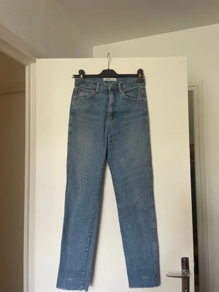 Jean bleu Pull&Bear - photo numéro 2