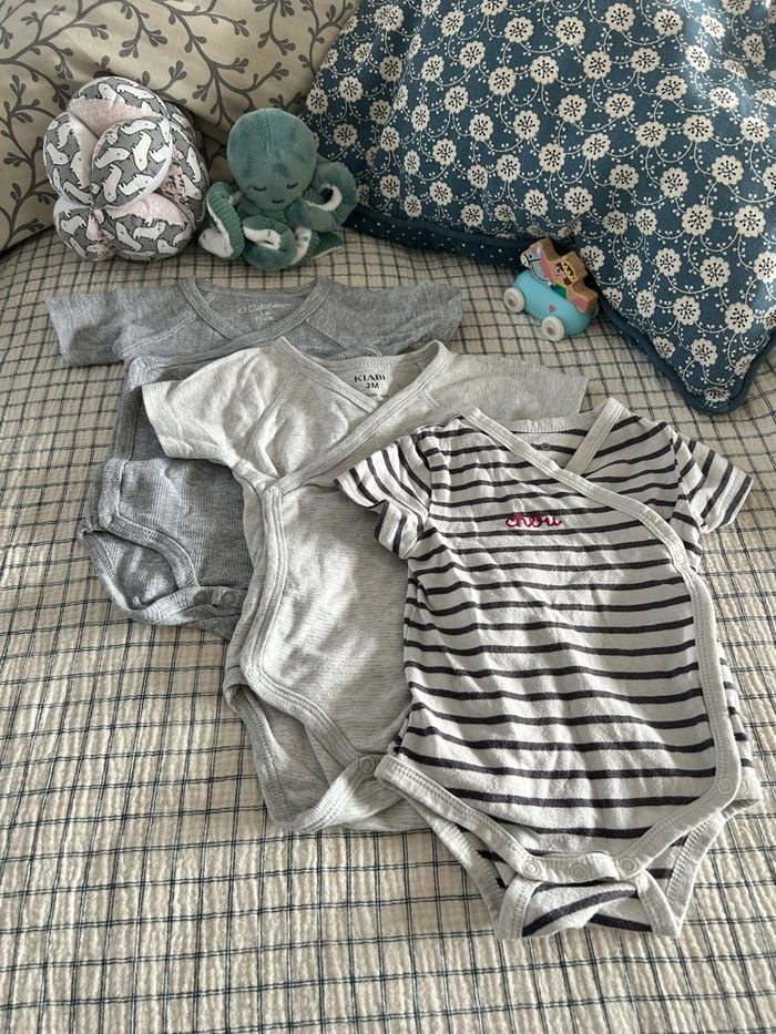 Lot de 3 bodies manches courtes