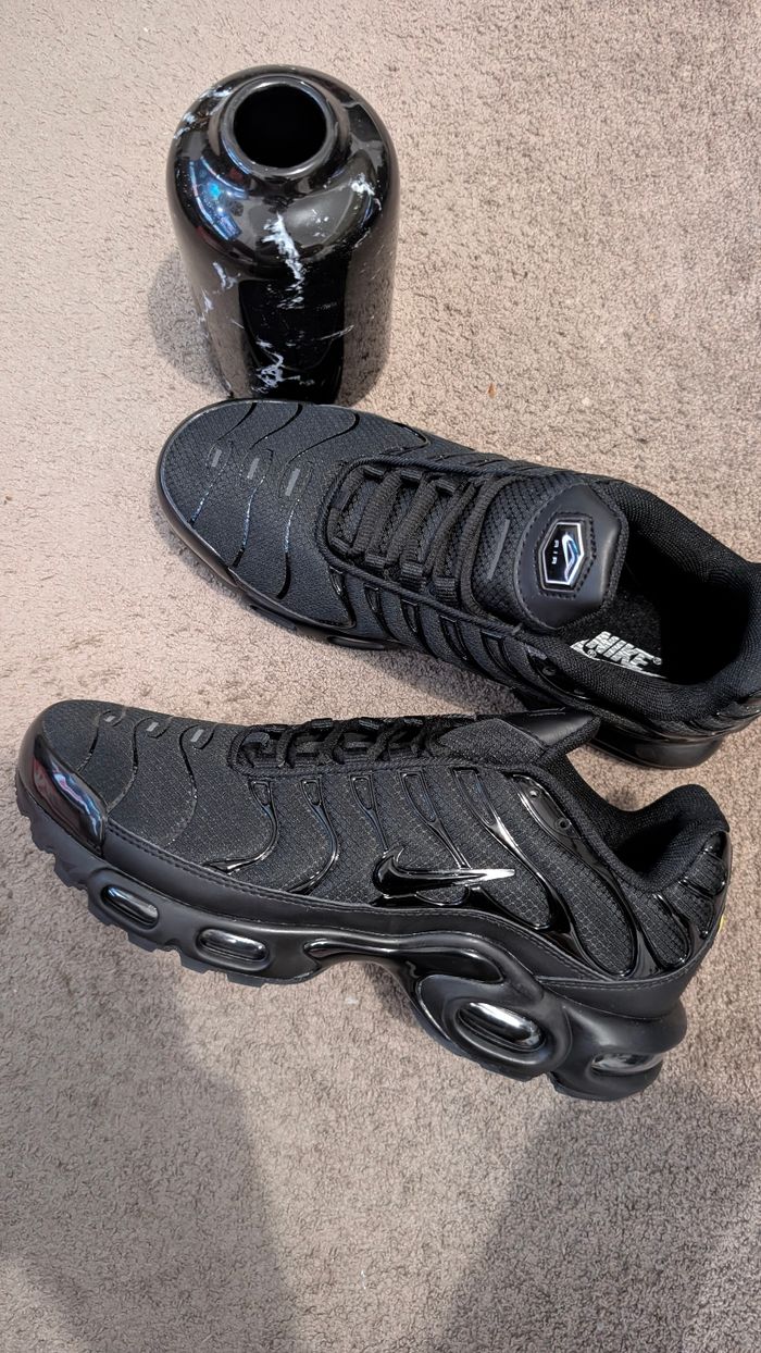 Nike Air Max Plus Triple Noir - photo numéro 3
