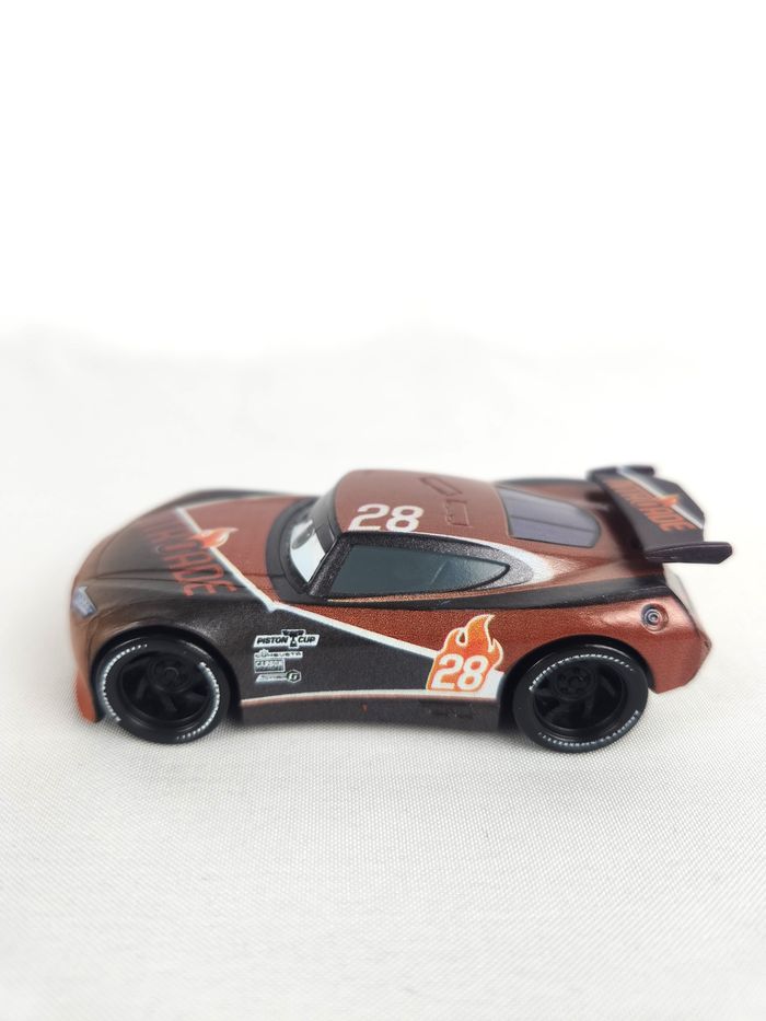 Voiture figurine Tim Treadless #28 Disney Pixar Cars - photo numéro 2