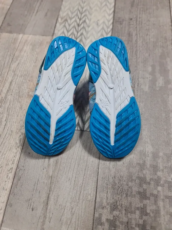 Chaussures Disney enfant - Thème La Reine des Neiges - Taille 27-28 - Bleu clair et confortables - photo numéro 4