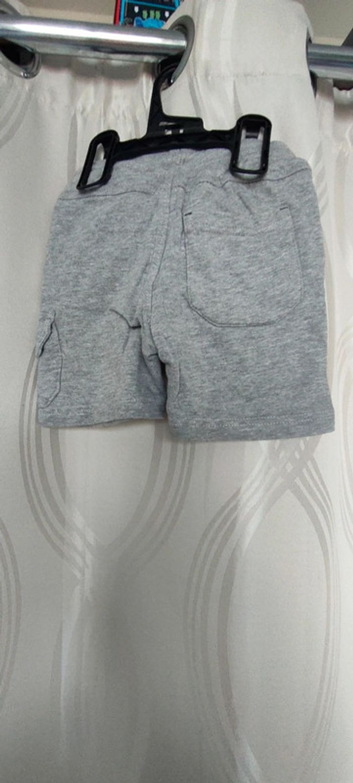 Short gris - photo numéro 2