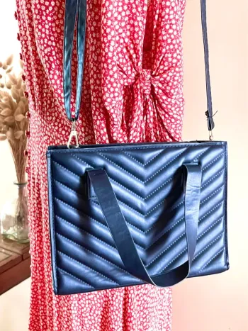 Sac à Main Matelassé Noir Élégant