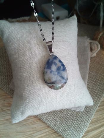 Pendentif courage et confiance pierre de sodalite