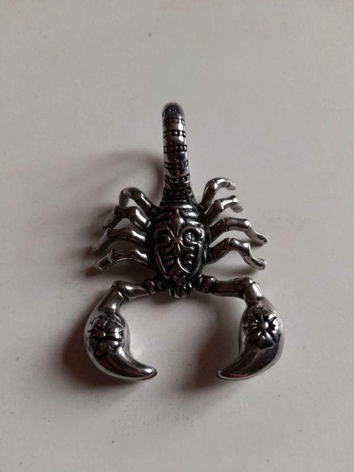 Porte clés scorpion