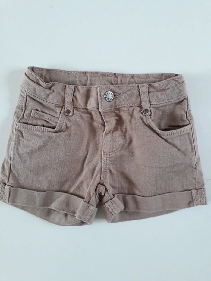 Short 4 ans