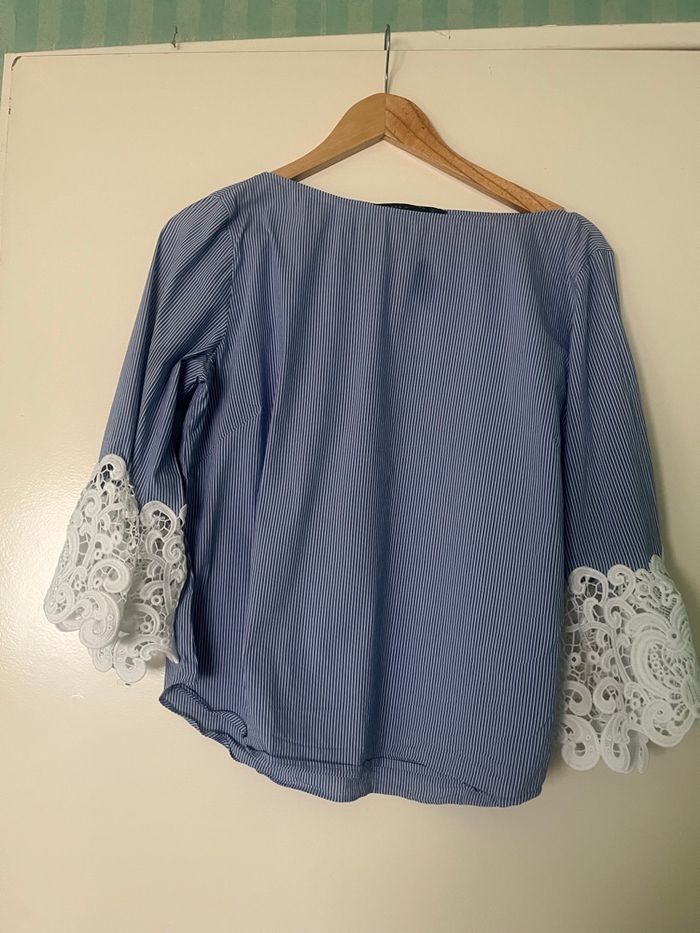 Blouse Zara à rayures et détails dentelle taille M - photo numéro 1