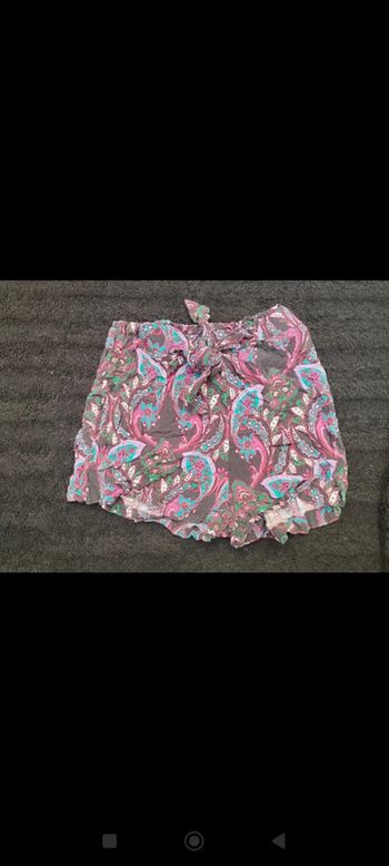 Short fille