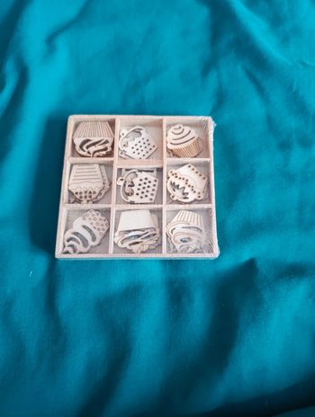 accessoires en bois pour scrapbooking