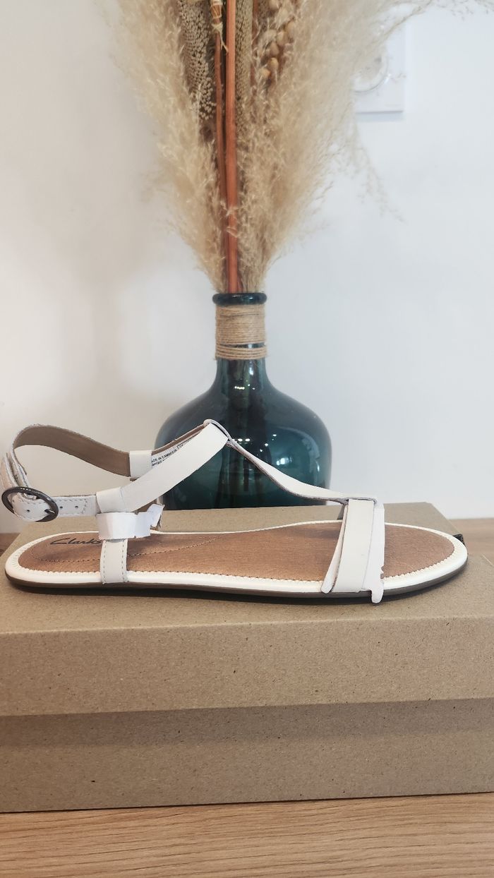 Sandales blanches Clarks – Taille 39,5 - photo numéro 2