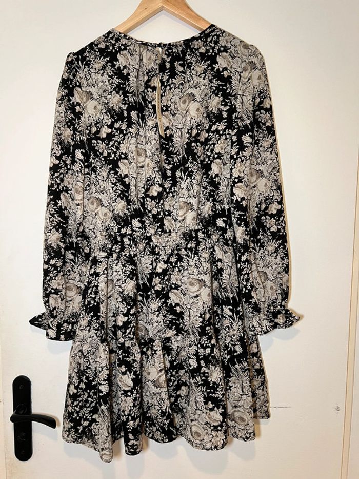 Robe à fleur de la marque Peace n’ love M/L - photo numéro 4