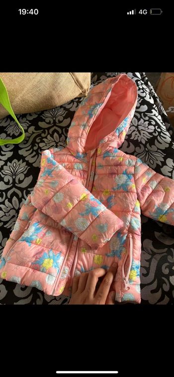 Doudoune fleuri rose