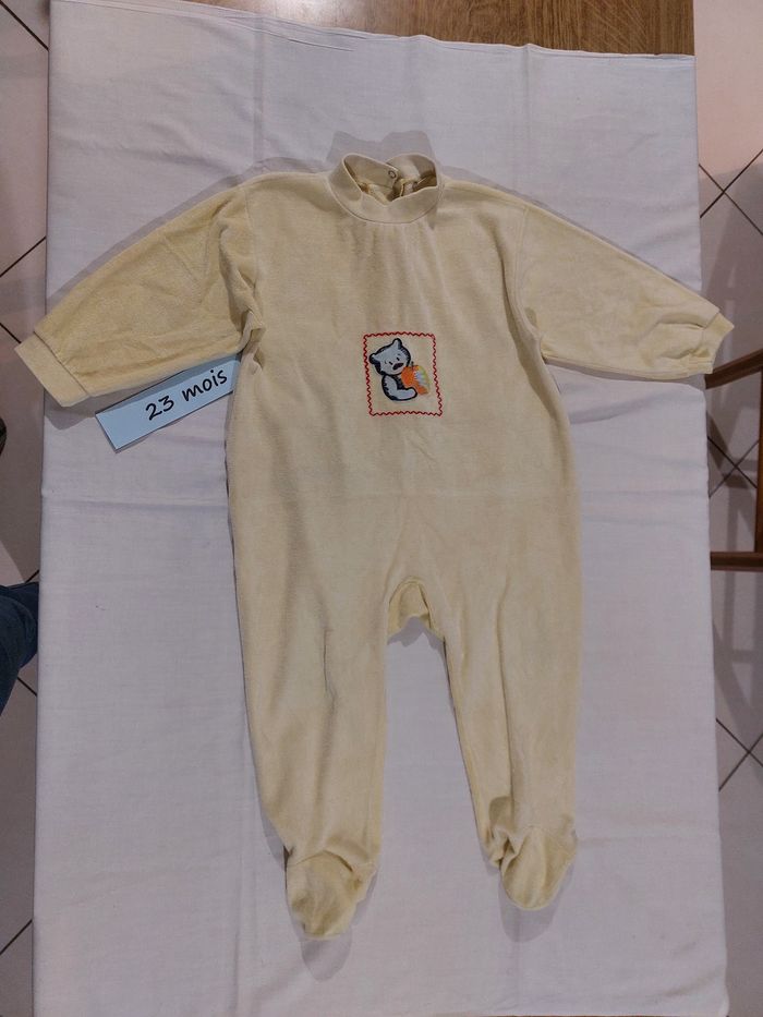 Pyjama dors-bien velours jaune taille 23 mois