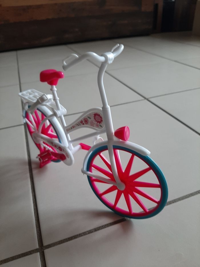 Cheval barbie et velo - photo numéro 4