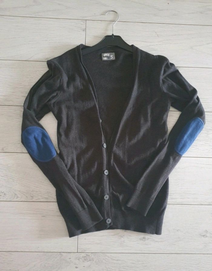 Gilet gris foncé
