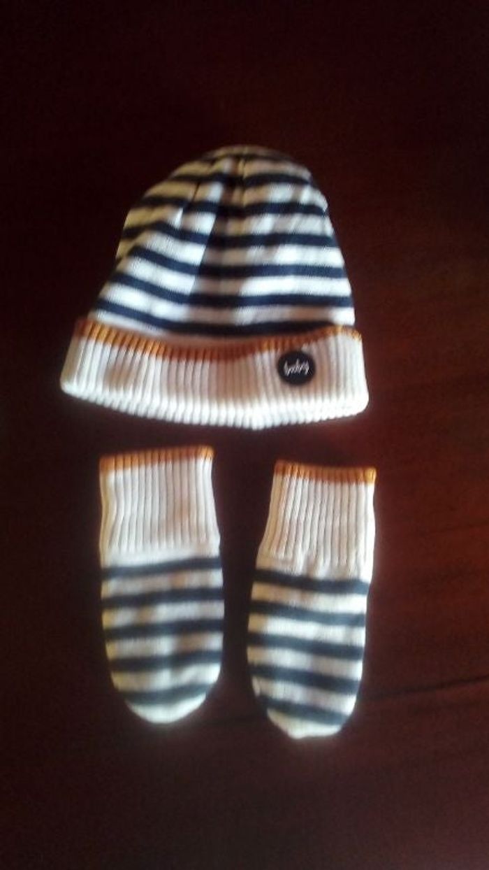 lot gants et bonnet garçon 3/6 mois Vertbaudet