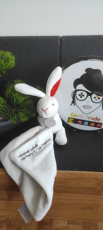 doudou et compagnie lapin blanc mouchoir  orange hôpital privé de parly II le chesnay