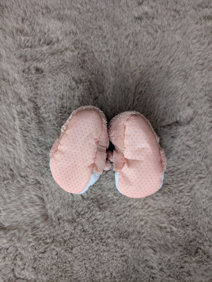 Chaussons fourré rose - 16/17 - très bon état - photo numéro 3