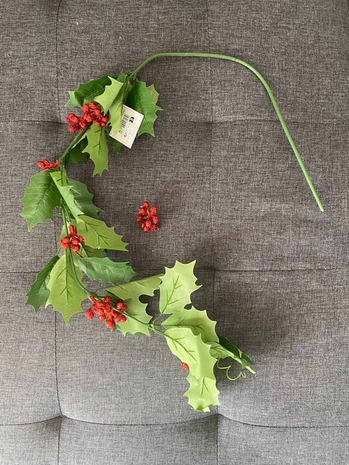 Branche décorative artificielle imitant du houx - photo numéro 3