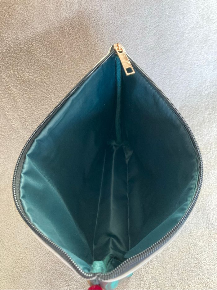 Trousse maquillage - photo numéro 4