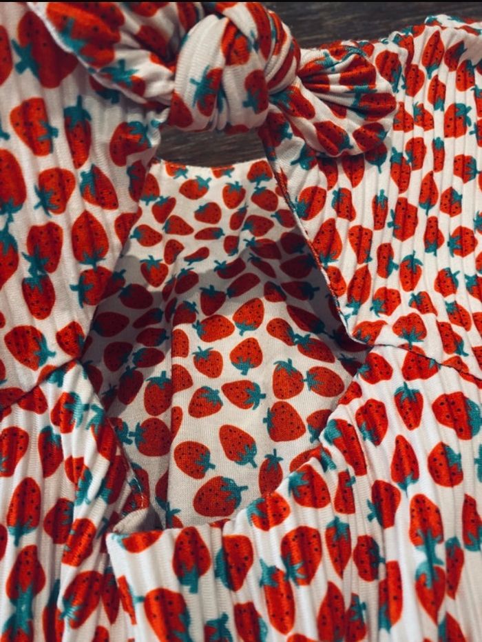 Robe fraise 10 ans - photo numéro 4