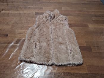 Gilet sans manche fausse fourrure fille 5-6 ans 116 cm Young Dimension