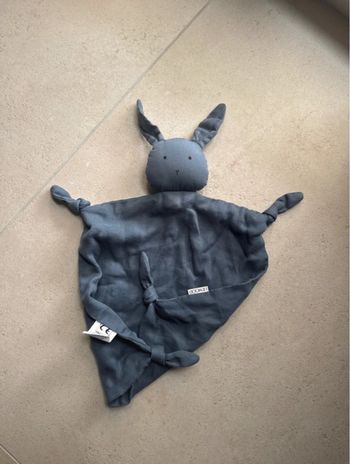 Doudou liewood lapin bleu Marine 