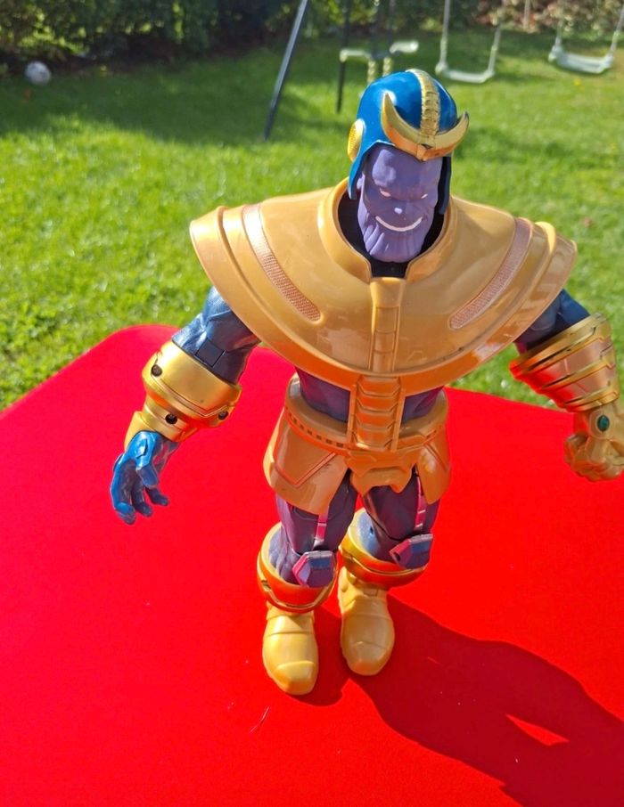 Grande figurine marvel tanos disneyland paris - photo numéro 2