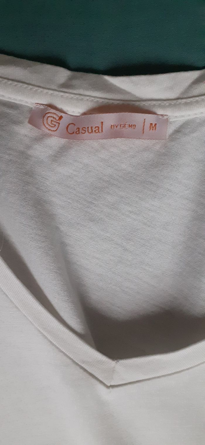 Tee-shirt femme taille M - photo numéro 2