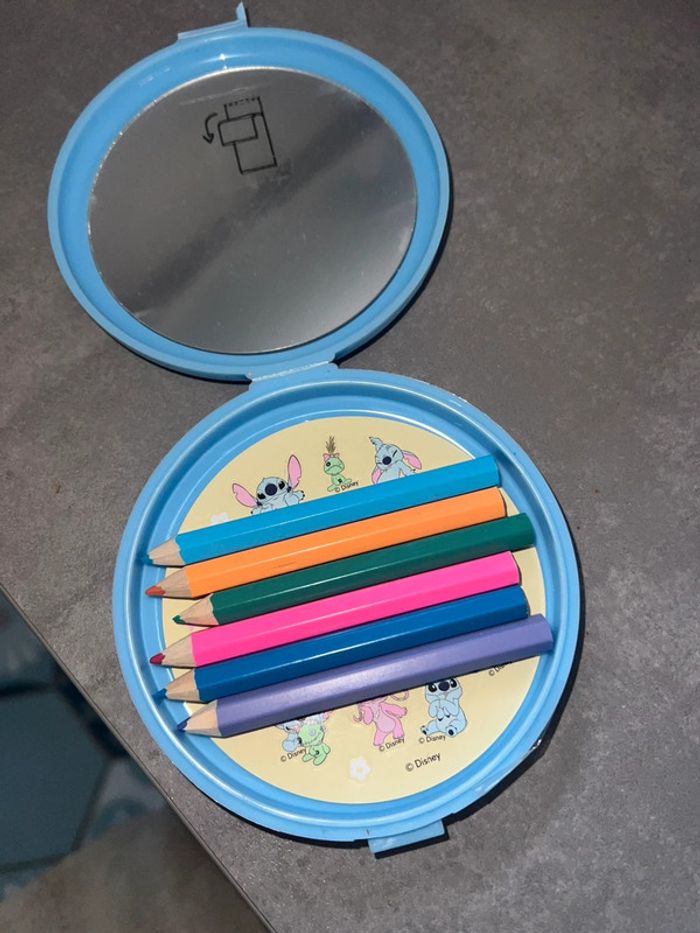 Petit miroir stitch livre de coloriage stickers neuf stitch Disney Angel - photo numéro 5