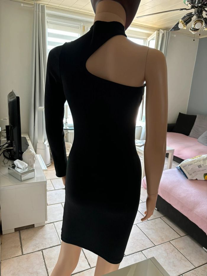 Robe noire neuve - photo numéro 4