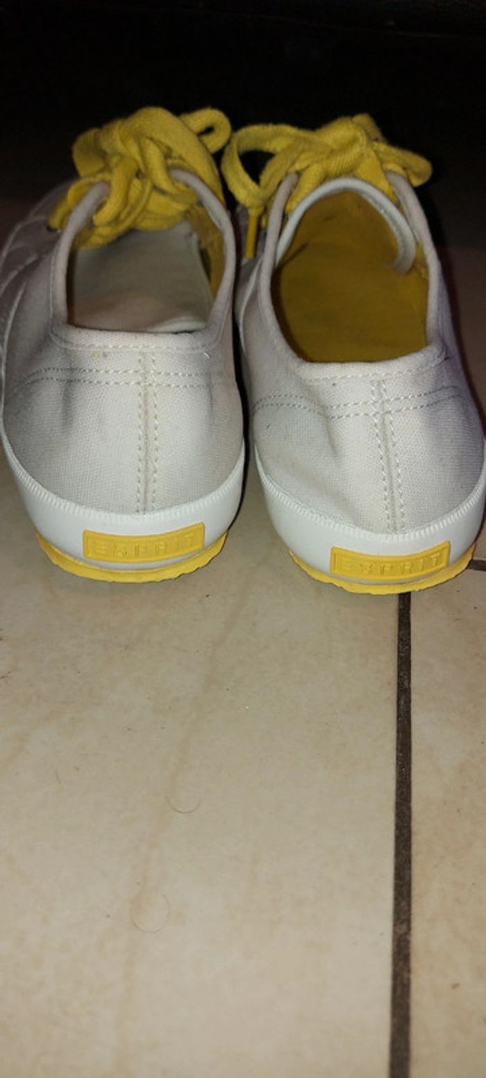 👟 Baskets Esprit blanches à lacets jaunes – Pointure 40 - photo numéro 6