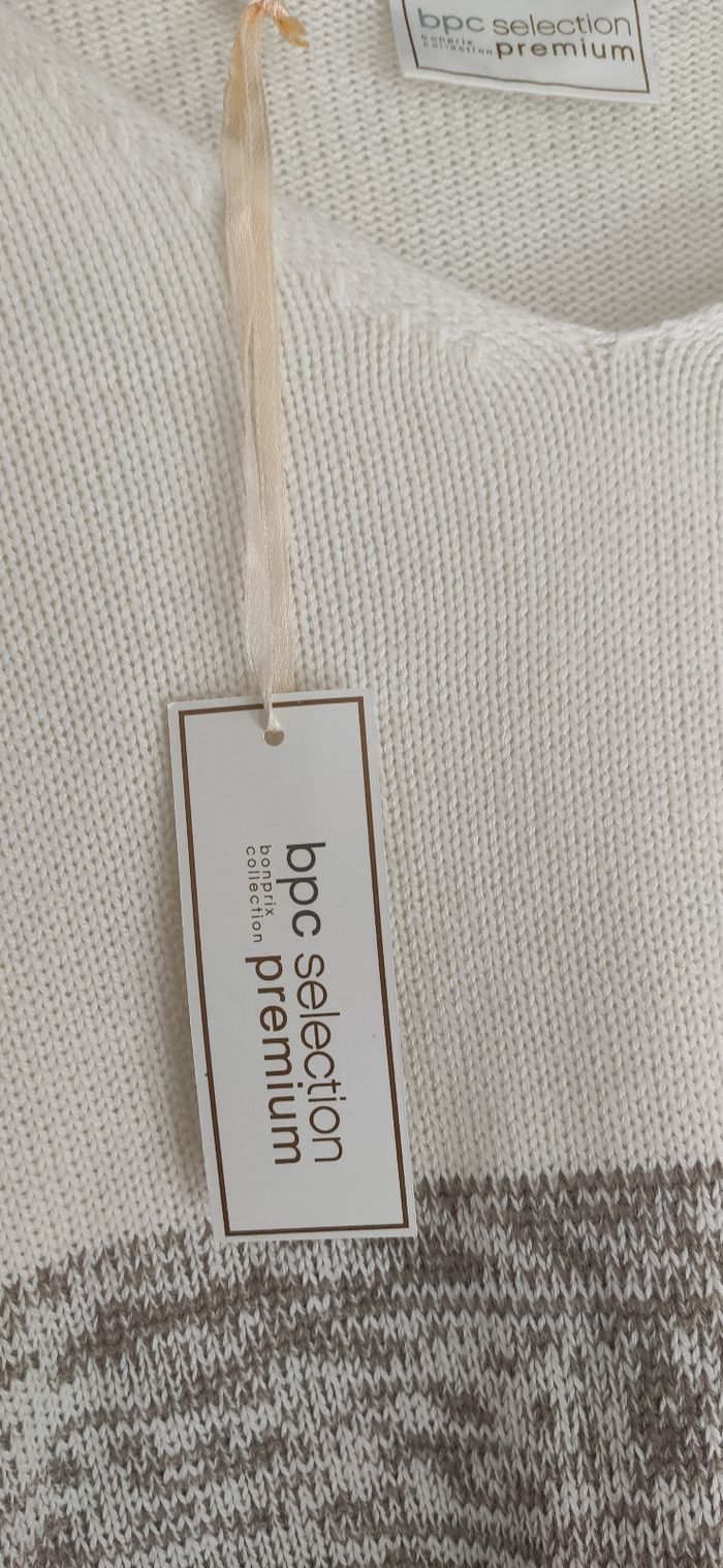 Pull long encolure V - photo numéro 2