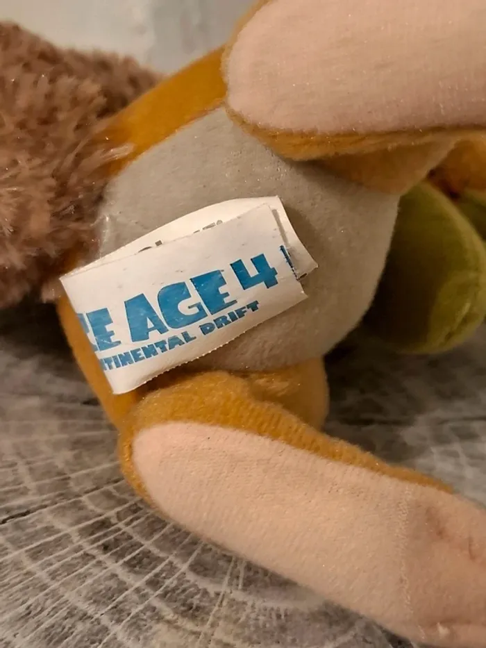 Peluche Scrat - L'Âge de glace 4 - photo numéro 3