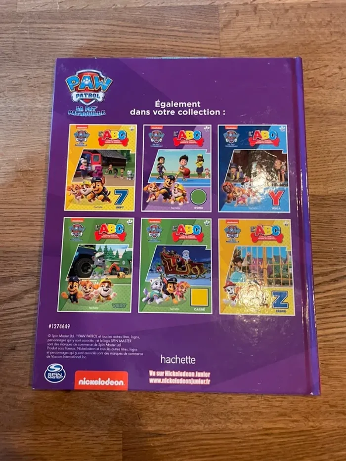 Livre La Pat Patrouille Paw Patrol L’ABC lettres chiffres formes et couleurs Le chiffre Huit 8 - photo numéro 2