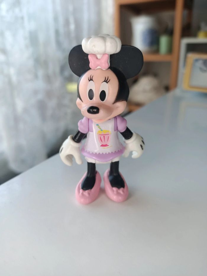 Figurine articulée Disney Minnie cuisiniere
