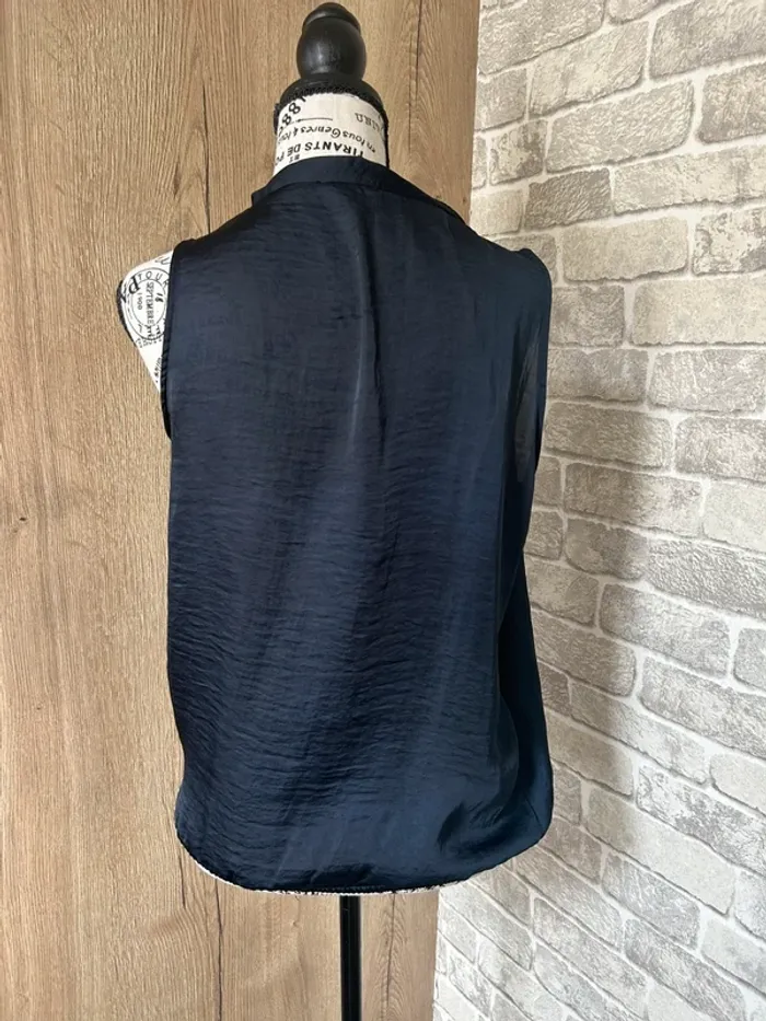 Blouse élégante sans manches couleur bleu nuit taille 40 - photo numéro 3