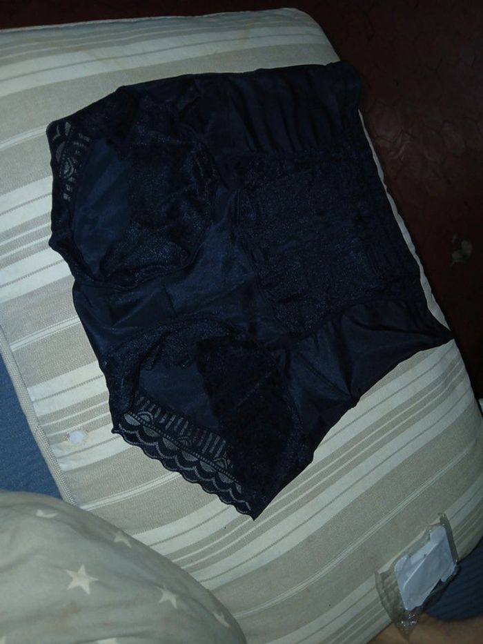 Joli shorty dentelle - photo numéro 2