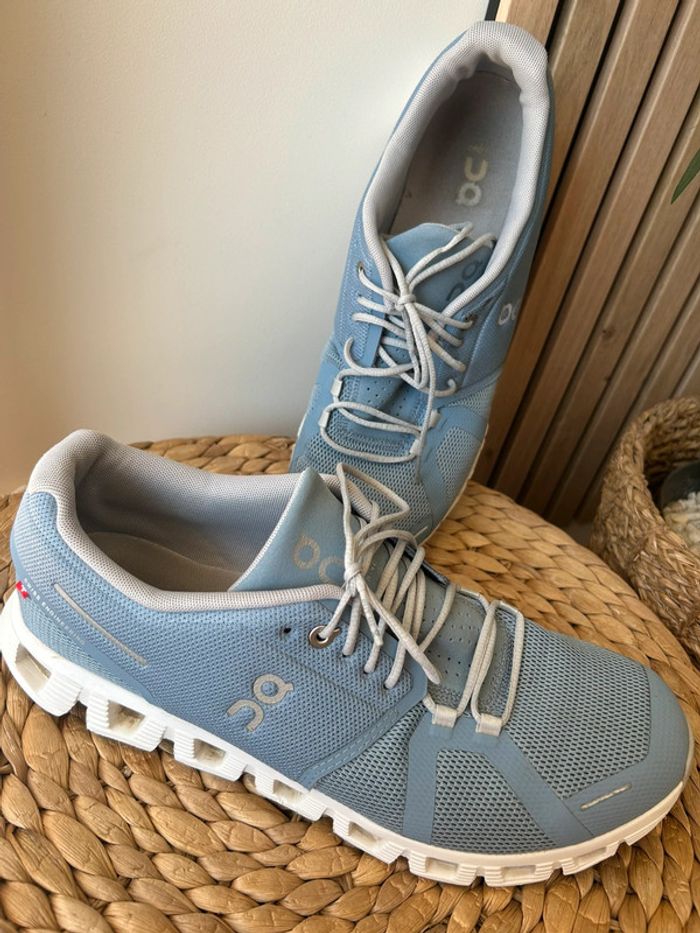 Baskets On Running homme taille 44,5 - photo numéro 2