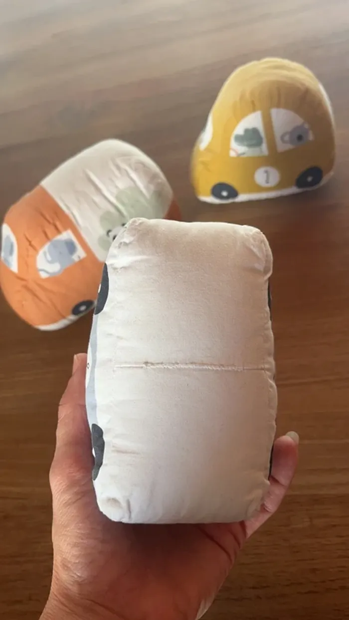Lot 3 petites voitures en tissu pour deco chambre bebe vertbaudet - photo numéro 3