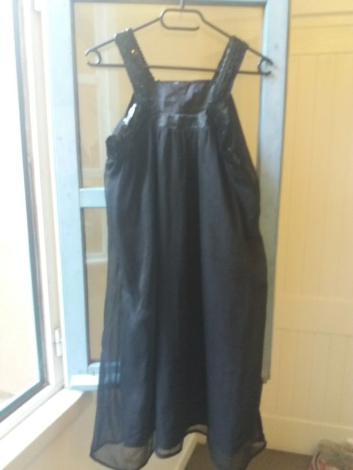 jolie robe noire - photo numéro 3
